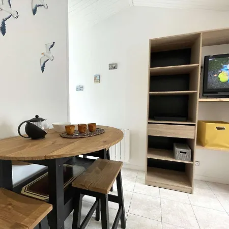 Semesterbostad Petite Maison Renovee Pres De La Avec Piscine Chauffee, Tennis Et Patio - - Fr-1-224a-55